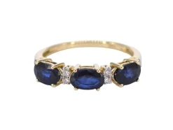 Bague en or avec diamants et saphir