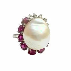 bague en or avec diamants rubis et perle