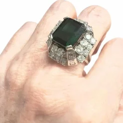 Bague en or avec diamants et tourmaline verte