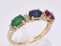 Bague en or avec diamants et saphir, rubis, émeraude