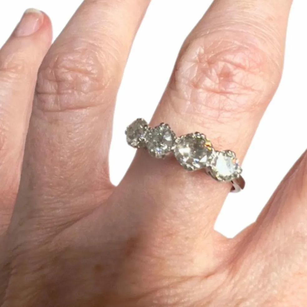 Bague en or avec diamants