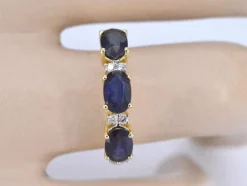 Bague en or avec diamants et saphir