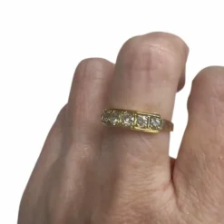 bague en or avec diamants