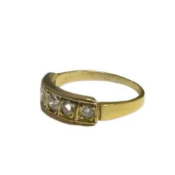 bague en or avec diamants