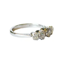 Bague en or avec diamants