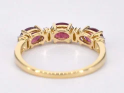 Bague en or avec diamants et rubis