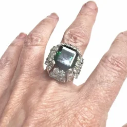 Bague en or avec diamants et tourmaline verte