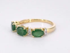 Bague en or avec diamants et émeraude