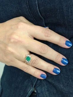 Bague en or avec émeraude et diamants