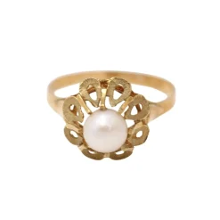 Bague en or avec perle