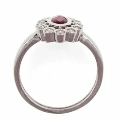 Bague en or avec rubis sang de pigeon de Birmanie et diamants