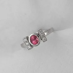 Bague en or avec saphir Padparadscha No Heat Sri Lanka et diamants