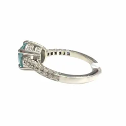 Bague en or avec zircon et diamants