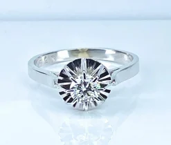 Bague en or blanc 18 carats, diamant taille brillant