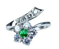 Bague en or blanc 18 carats en émeraude et diamants