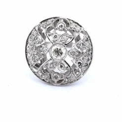Bague en or blanc 18 carats avec ajourage spécial et diamants