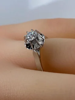 Bague en or blanc 18 carats, diamant taille brillant