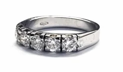 Bague en or blanc 18 carats avec diamants