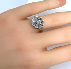 Bague en or blanc 18 carats et diamants