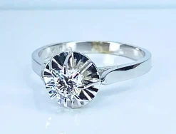 Bague en or blanc 18 carats, diamant taille brillant