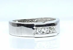 Bague en or blanc 18 carats, trilogie 3 diamants