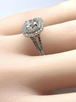 Bague en or blanc 18 carats, diamant 1,22 carat couleur E blanc exceptionnel