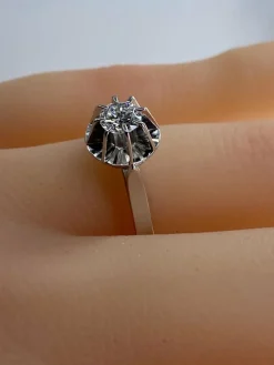 Bague en or blanc 18 carats, diamant taille brillant