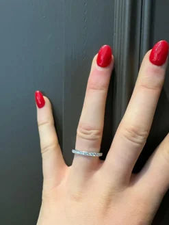 Bague en or blanc 18 carats avec diamants
