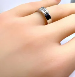 Bague en or blanc 18 carats, trilogie 3 diamants
