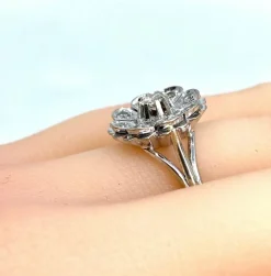 Bague en or blanc 18 carats et diamants