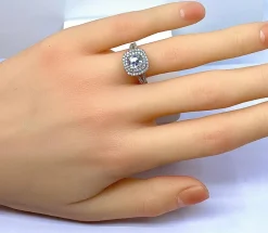 Bague en or blanc 18 carats, diamant 1,22 carat couleur E blanc exceptionnel