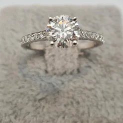Bague en Or blanc & diamants