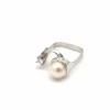 Bague en or blanc 750 mil diamants et perle