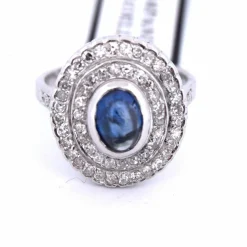 BAGUE EN OR BLANC - SAPHIR CABOCHON et DIAMANTS