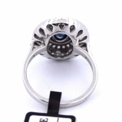 BAGUE EN OR BLANC - SAPHIR CABOCHON et DIAMANTS