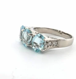 Bague en or blanc, aigue-marine et diamants