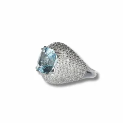Bague en or blanc avec aigue-marine et diamants certifiés