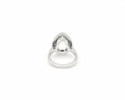 Bague en or blanc avec aigue-marine et diamants