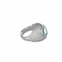 Bague en or blanc avec aigue-marine et diamants certifiés