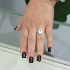 Bague en or blanc avec aigue-marine et diamant
