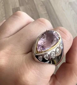 bague en or blanc avec améthyste poire et diamant