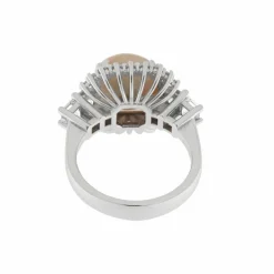 Bague en or blanc avec corail et diamants