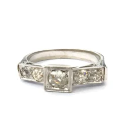 Bague en or blanc avec diamants