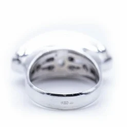 Bague en or blanc avec diamants