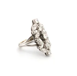 Bague en or blanc avec diamants
