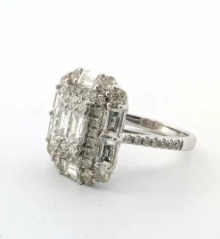 Bague en or blanc avec diamants baguette et brillant
