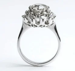 Bague en or blanc avec diamant taille ancienne européenne