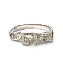 Bague en or blanc avec diamants