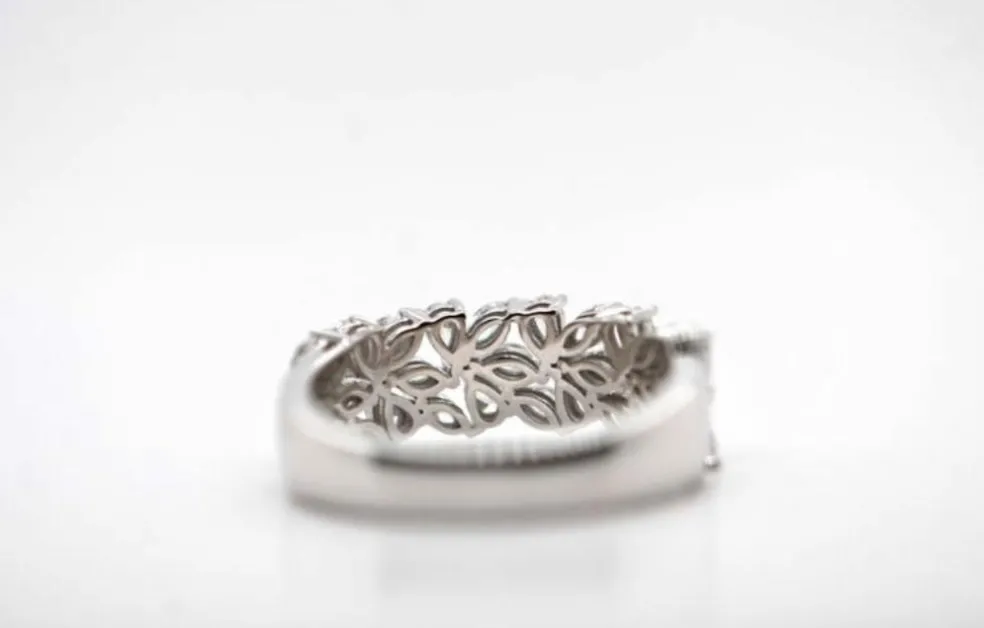 Bague en or blanc avec diamants de 1.010 carats
