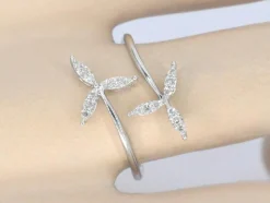 Bague en or blanc avec diamants